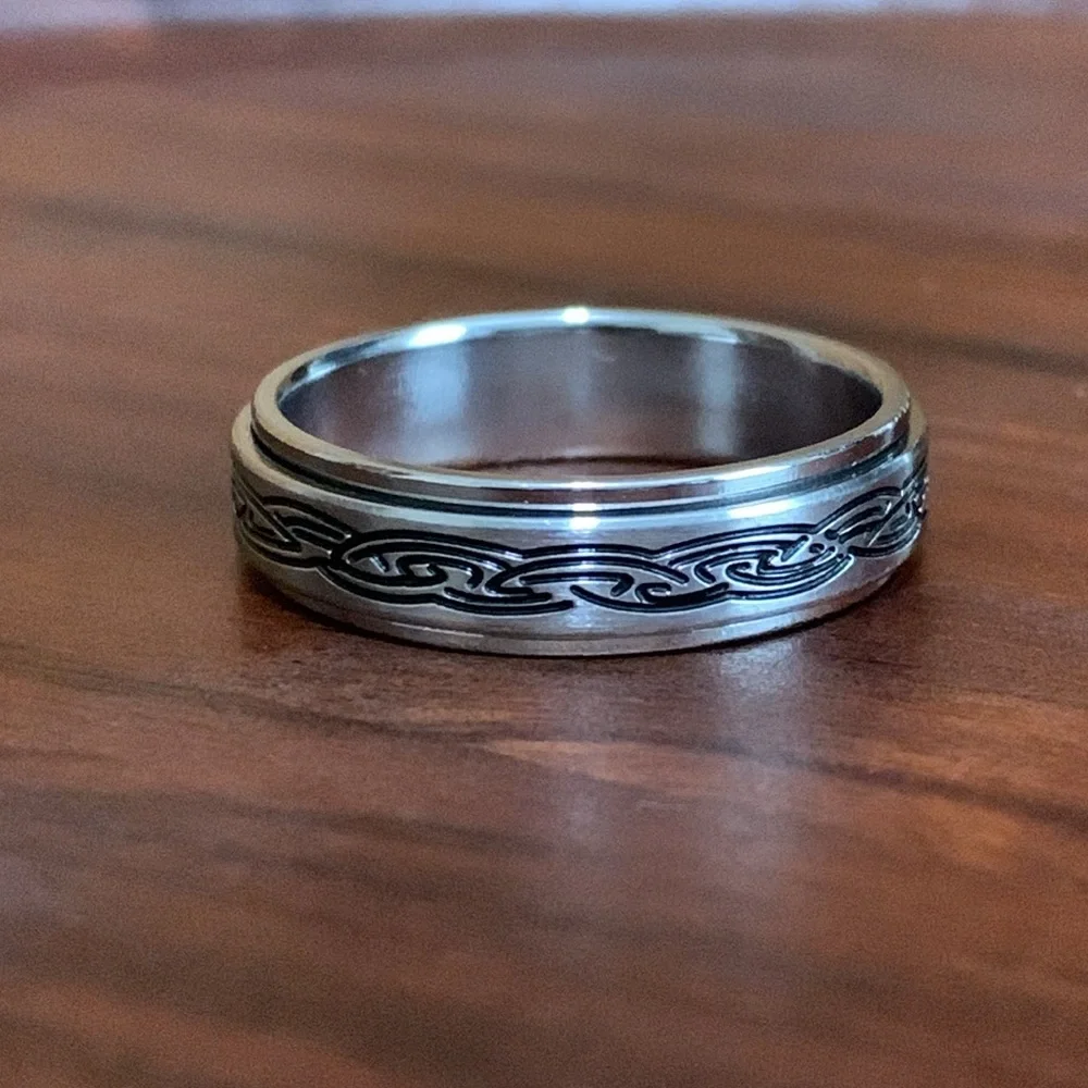 Silver tone spinner ring size 11